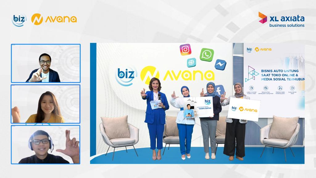 Group Head Enterprise Product & Marketing XL Axiata, Sharif Lukman Mahfoedz (kiri atas), Group COO & Co-Founder AVANA Yienyee Soh (kiri tengah) dan Head Territory Corporate Sales XL Axiata, Luthfan Danaswara (kiri bawah) dalam acara peluncuran “Kartu BIZ AVANA” di Jakarta, Rabu (13/7).